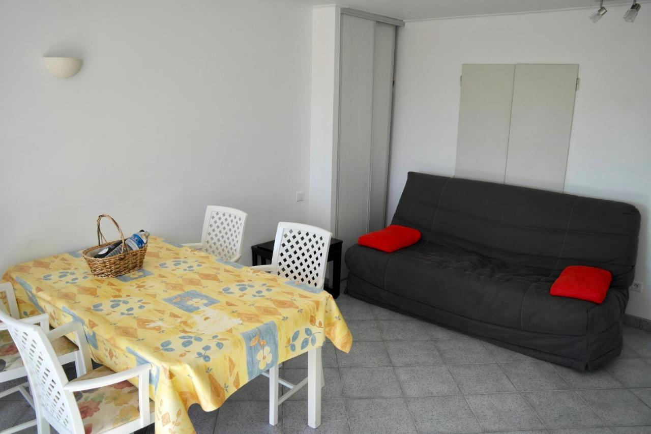 Maison Pour 4 A La Campagne Avec Piscine Commequiers 外观 照片