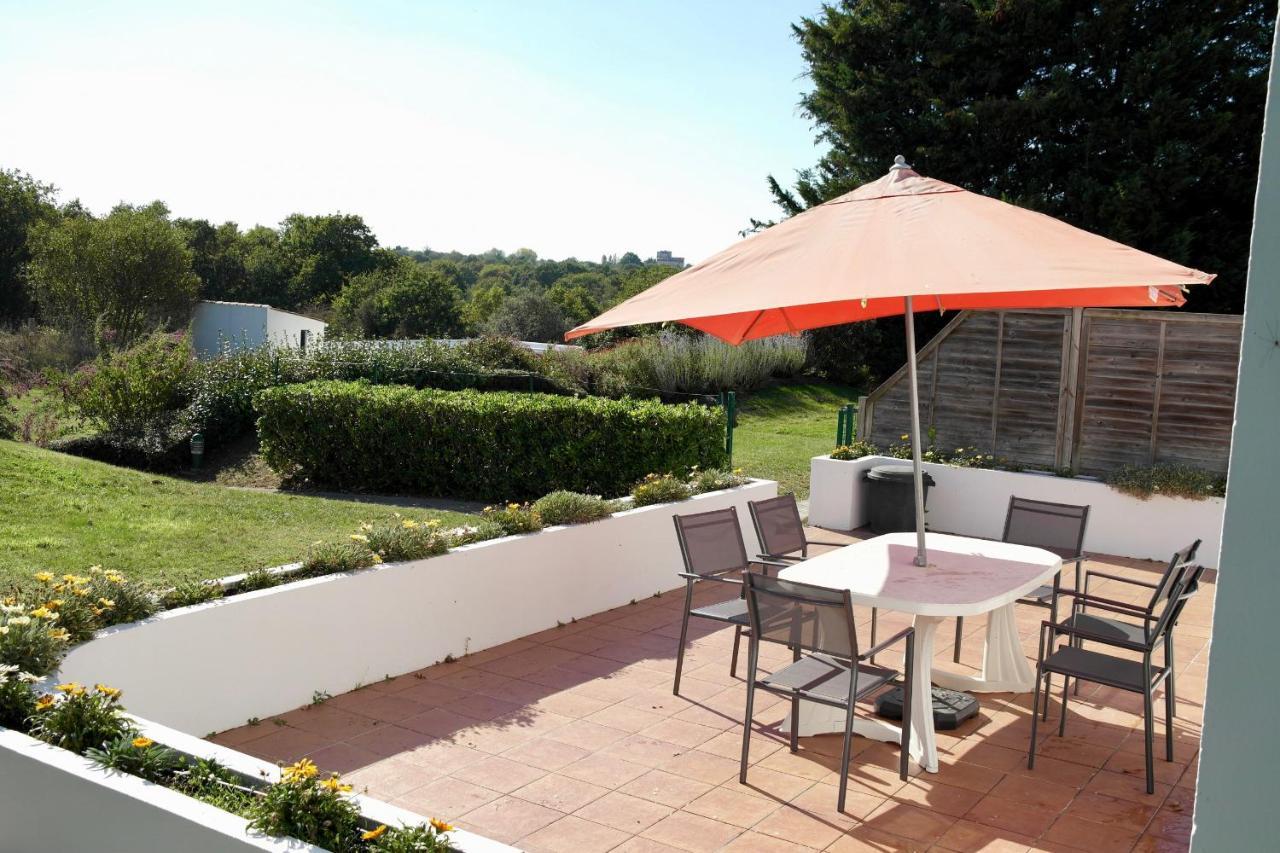 Maison Pour 4 A La Campagne Avec Piscine Commequiers 外观 照片